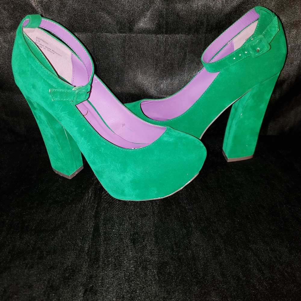 Emerald green 5in heel, platform bottom size 10 shoes with ankle strap